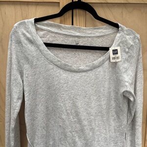 GAP Women's Light Gray Long Sleeve Tee NWT